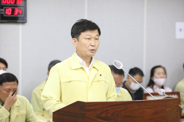 수원시의회 한원찬 의원이 대표 발의한 ‘수원시 폐기물처리시설 설치촉진 및 주변지역지원 등에 관한 조례 일부개정조례안’이 17일 도시환경교육위원회서 원안 가결됐다. (사진제공=수원시의회)