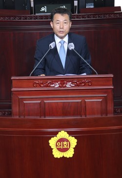 경기도의회 농정해양위원회 김성수 의원은 23일 열린 제344회 정례회 제3차 본회의에서 경기도 동물자원순환센터 조성 사업의 조속한 추진을 촉구했다. (사진제공=경기도의회)