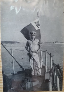 안제마 중위의 조부, 고(故) 안창휘씨가 해군 대위 복무 당시 사진. (사진제공=안제마 중위)