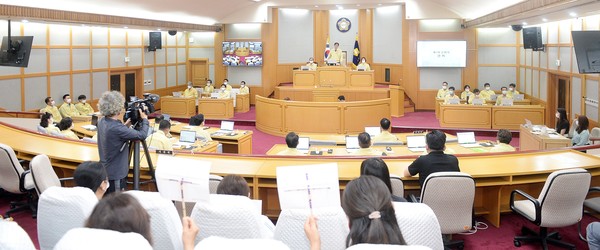 파주시의회 29일 2020년도 행정사무감사와 2019회계연도 결산승인안 및 ‘파주시 자율방범대 지원에 관한 조례안’ 등 21건의 안건을 심의하고, ‘제218회 제1차 정례회’를 폐회했다. (사진제공=파주시의회)