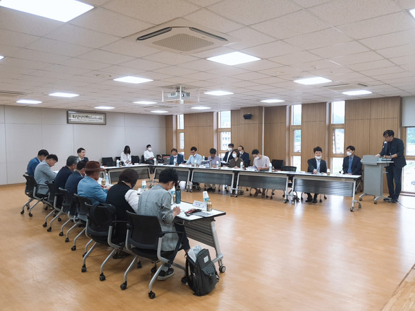 화성시가 1일 모두누림센터에서 ‘장지저수지 생태문화공원 조성사업 용역보고회’를 개최했다. (사진제공=화성시청)