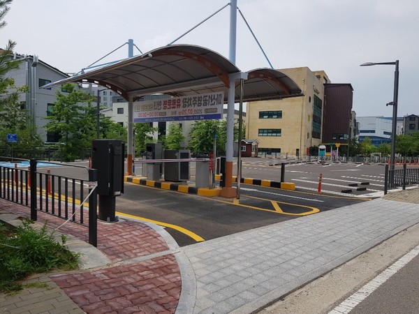 김포시는 마산동 주거 밀집지역에 ‘마산1·2 공영주차장’ 공사를 완료하고 7일부터 시범운영에 들어간다고 밝혔다. (사진제공=김포시청)