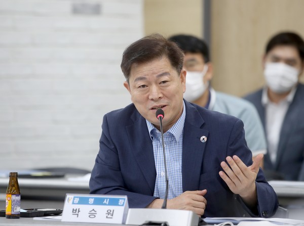 광명시는 지난 8일 시청 중회의실에서 광명·시흥 첨단 R&D단지 사업시행자, 관련 전문가와 간담회를 개최했다. (사진제공=광명시청)