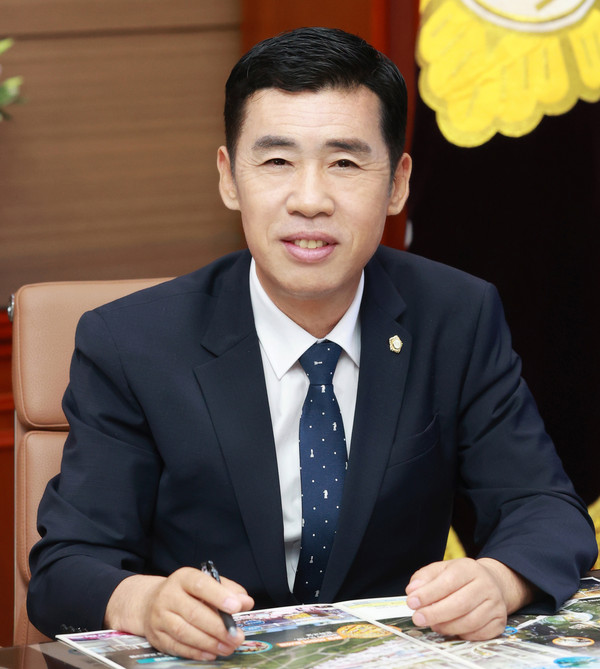 제8대 광주시의회 의장에 당선된 임일혁 의원