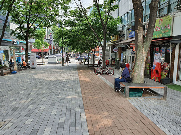 성남시는 ‘시민 주도형 마을 정원 만들기 프로젝트’를 추진한다. 사진은 나르샤 가온길. (사진제공=성남시청)