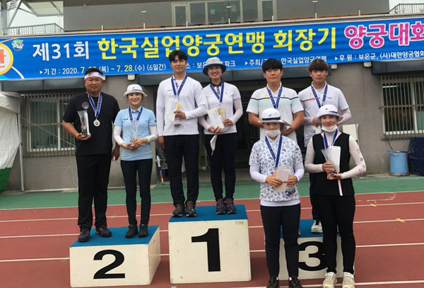 여주시청 이은아 선수가 제31회 한국실업양궁연맹회장기 양궁대회 혼성단체전에 참가해 금메달을 획득했다. (사진제공=여주시청)