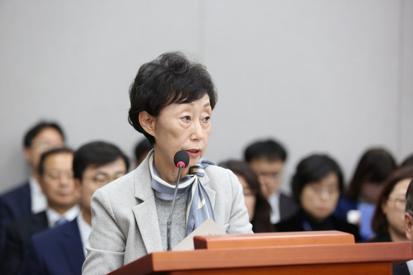 최영애 인권위원장. 중앙신문 사진자료