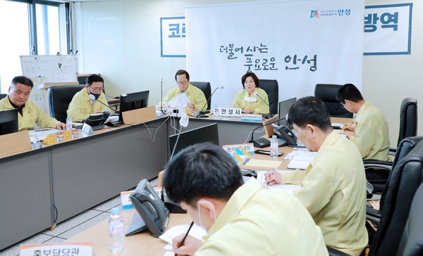김보라 안성시장은 4일부터 죽산면사무소에 설치된 통합지원본부로 매일 출근해 상황을 점검하고, 적시에 필요한 행정사항을 지시하는 등 전반적인 수해복구 업무를 총 지휘한다. (사진제공=안성시청)
