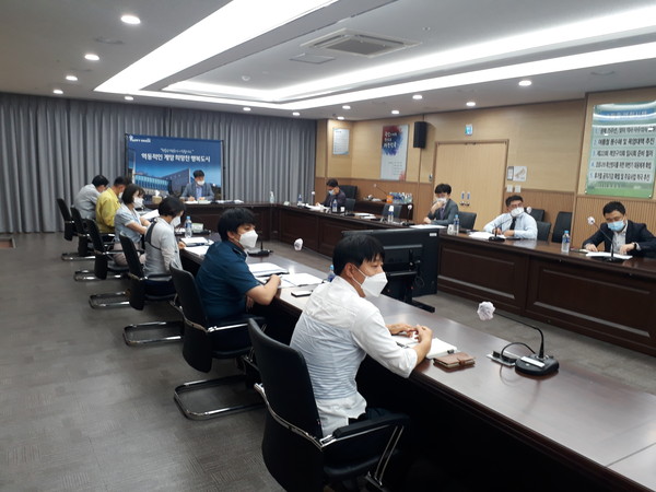 계양구가 지난 6일, 민선 7기 공약사항인 스마트시티 통합플랫폼 구축을 위해 계양경찰서(112상황실) 등 유관기관 관계자와 함께 계양구청 영상회의실에서 착수보고회를 개최했다. (사진제공=계양구청)