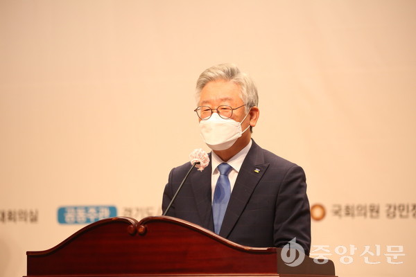 이재명 경기도지사가 13일 국회의원회관 대회의실에서 열린 공정조달제도 도입을 위한 정책토론회에서 발언하고 있다. (사진=장민호 기자)