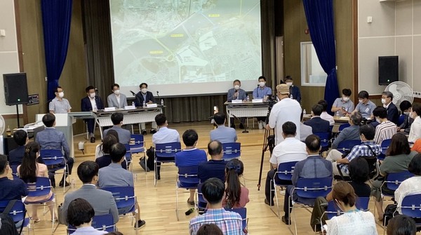 지난 13일 하남시 미사2동행복지센터 3층 대강당에서 ‘한강교량 전문가 토론회’가 개최했다. (사진=장은기 기자)