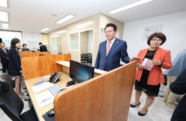 베이비부머지원센터 현판식 (사진제공=안양시청)