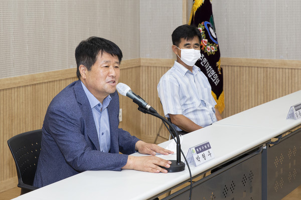 계양구가 최근, 계양산성박물관에서 계양구 선거관리위원회, 계양구 주민자치협의회와 ‘주민총회 온라인 투표서비스 이용 업무협약’을 체결했다. (사진제공=계양구청)