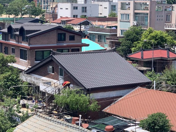 고양시 삼송 도시재생 뉴딜사업 일환으로 추진 중인 ‘마을 집수리 지원사업’으로 삼송동 뉴딜사업지역 내 10호가 선정됐다. (사진제공=고양시청)