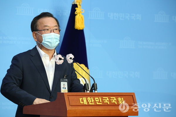 김부겸 더불어민주당 당대표 후보가 25일 총리실 소속 국민주거정책위원회를 신설하겠다고 공약했다. (사진=장민호 기자)