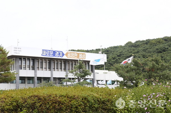 경기도내 대형 공사장 등에서 기준에 미흡한 세륜·세차시설을 운영하는 등 미산먼지 다량배출 사업장이 무더기로 적발됐다. (사진 = 중앙신문 DB)