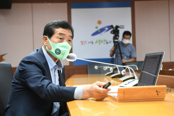 윤화섭 안산시장이 지난 19일 열린 공약 보고회에서 발언하고 있다. (사진제공=안산시청)