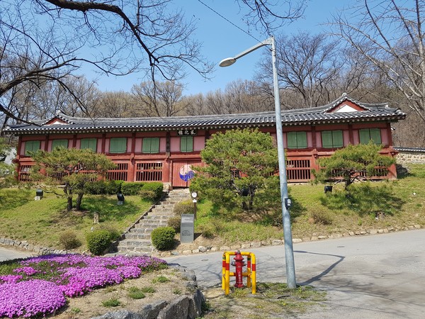 안성향교 풍화루의 국가문화재 지정을 위한 문화재청 문화재위원회의 현지조사가 이뤄졌다. 사진은 안성향교 풍화루 전경. (사진제공=안성시청)