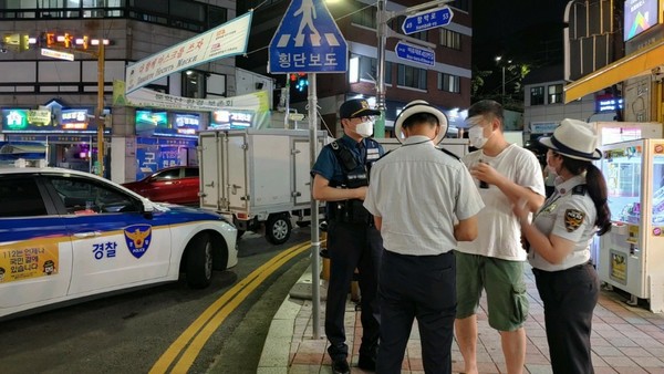 인천지방경찰청이 9일부터 인천의 대표적 외국인 밀집지역인 연수1동 함박마을에 경찰기동대를 투입해 각종 외국인 범죄에 대응한다. (사진제공=중앙신문DB)