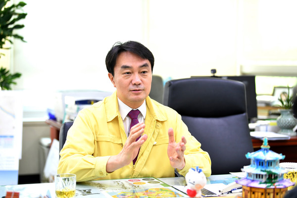 김상호 하남시장은 소셜네트워크서비스(SNS)를 통해 코로나19의 장기화에 대비해 민관협력과 보건인프라 방역체계를 정비한다고 9일 밝혔다. (사진제공=하남시청)