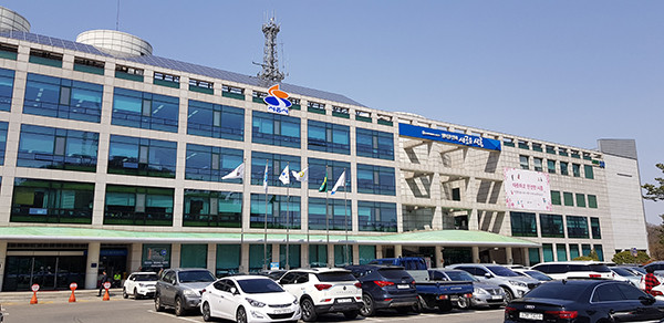 시흥시 대야·신천행정복지센터는 대야·신천권역 주민의 안전하고 깨끗한 생활 환경을 조성하기 위한 ‘안전생활모니터 요원’을 모집한다. 사진은 시흥시청 전경 (사진=중앙신문 DB)