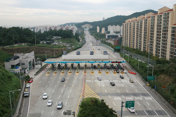 인천시는 올 추석명절 연휴기간(9.30~10.2)에는 관내 문학･원적･만월 등 3개 민자터널의 통행료를 면제하지 않고 유료로 운영한다. (사진제공=인천시청)