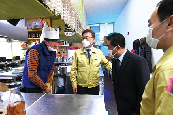 경제안정 소비촉진 대책 마련을 위한 현장 방문. (사진제공=김포시청)
