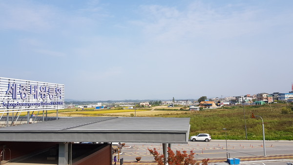 여주시에서 추진중인 능서(세종대왕릉역)역세권 도시개발사업 조성공사가 본격적으로 시작됐다. 사진은 여주 능서역세권 개발사업 예정부지. (사진=김광섭 기자)