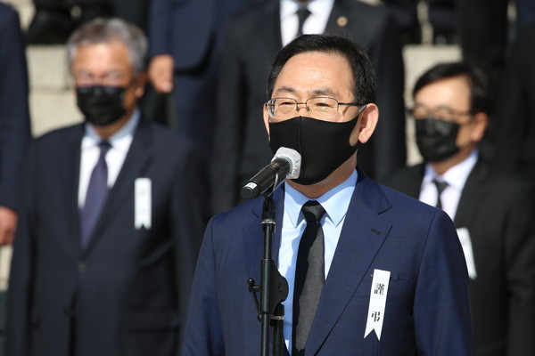 국민의힘 주호영 원내대표가 28일 오전 국회 본관 앞에서 긴급의원총회를 열고 발언하고 있다. (사진=나문성 기자)