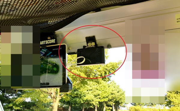 골프 라운딩 중 여성 캐디(경기보조원)를 상대로 벌어지는 성추행 사건이 심심치 않게 발생하면서 골프장들이 이를 방지하기 위해 차량용 블랙박스를 카트에 설치하고 있다. (사진=김성운 기자)