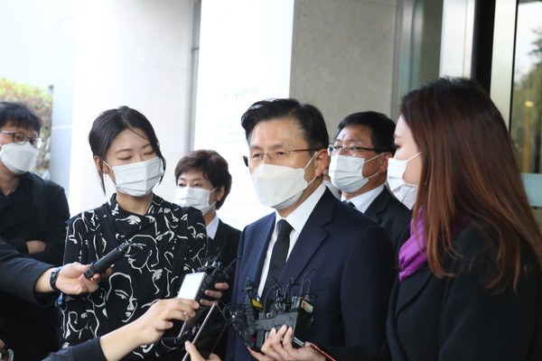 황교안 전 미래통합당 대표가 26일 오후 고 이건희 삼성그룹 회장 빈소가 마련된 서울 강남구 삼성서울병원 장례식장에 들어서고 있다. (사진=나문성 기자)