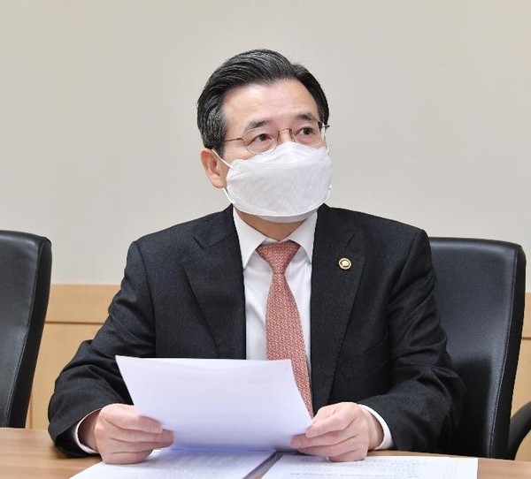 김용범 기재부1차관은 5일 열린 거시경제금융회의에서 “우리 금융시장은 미 대선과 관련해 불확실성이 지속될 수 있다는 우려에도 불구하고 비교적 양호한 흐름을 이어 나갔다”고 말했다.(사진=기재부)
