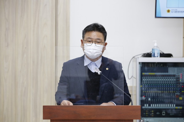 경기도의회 도시환경위원회 안기권 의원이 대표발의 한 ‘자연보전권역 규제합리화 촉구 건의안’이 23일 소관 상임위를 통과했다. (사진제공=경기도의회)
