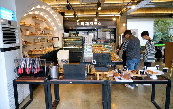 카페 이름처럼 빵이 유명한 '이배재제빵소'. (사진제공=광주시청)