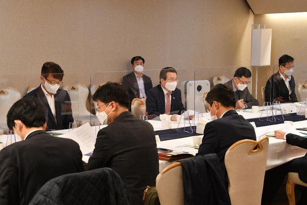 김용범 기획재정부 제1차관은 24일  “코로나19 장기화에 따른 선제적인 리스크 관리 차원에서 금융회사 스스로 손실을 흡수할 수 있는 능력을 보강하도록 유도해 나가겠다”고 강조했다.(사진=기재부)