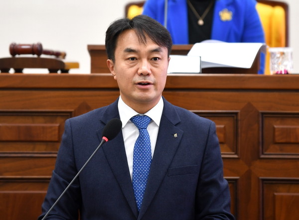 1일 김상호 하남시장은  ‘제299회 하남시의회 정례회 제1차 본회의’에서 2021년도 시 본예산안 제출에 따른 시정연설을 통해 내년 시정운영 방향을 제시했다. (사지넺공=하남시청)
