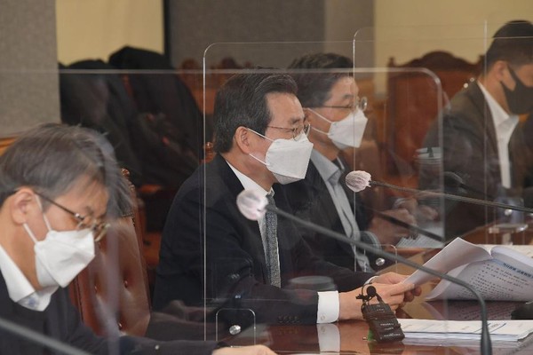 김용범 기획재정부 1차관은 "부동산시장 참가자들은 코로나 위기 이후 시장이 정상화될 가능성까지 감안해 냉철하게 (투자행위를) 판단해 달라"고 당부했다.(사진=기재부)