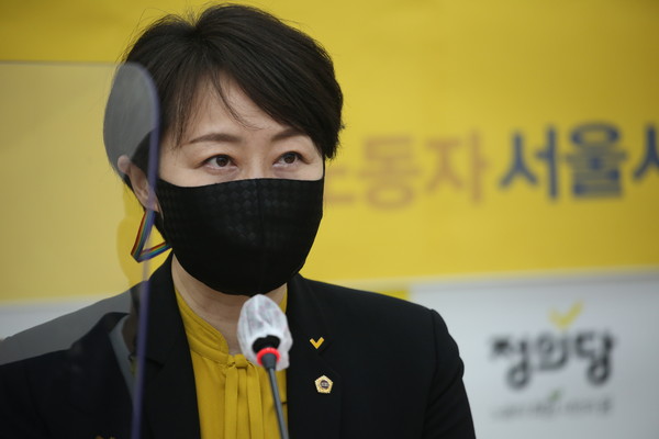 권수정 정의당 서울시의원이 11일 오전 서울 여의도 국회에서 서울시장 출마기자회견을 하고 있다. (사진=나문성 기자)
