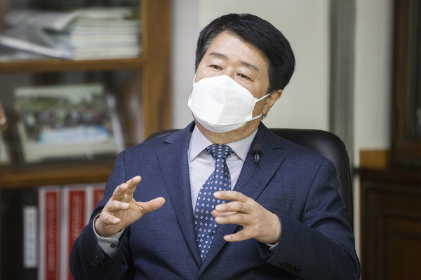 박형우 계양구청장은 새로운 변화와 도약의 길로 나아가 행복과 활력이 넘치는 도시로 우뚝 성장하기 위한 2021년 계양구 구정방향과 주요사업에 대해 밝혔다. (사진제공=계양구청)