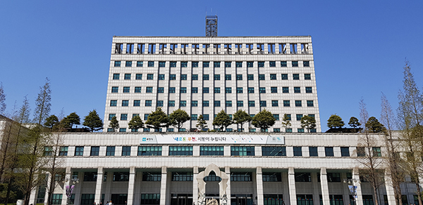 경기중부해바라기센터가 지난 22일부터 운영을 시작했다. 위치는 순천향대학교 부속 부천병원 향설관 지하 2층이다. 사진은 부천시청 전경. (사진=중앙신문DB)