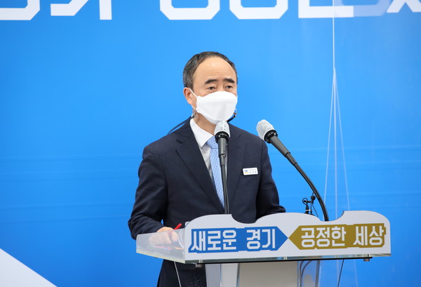 27일 오전 경기도청 브리핑룸에서 임문영 미래성장정책관이 경기도 사람중심 미래기술 정책을 브리핑하고 있다. (사진제공=경기도청)
