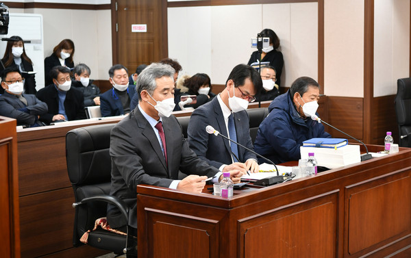 포천시의회는 제155회 임시회 마지막 날인 지난 28일, 장자·용정 일반산업단지 분양에 관한 행정사무조사 특별위원회의 조사 결과 보고서를 최종 승인했다. (사진제공=포천시의회)