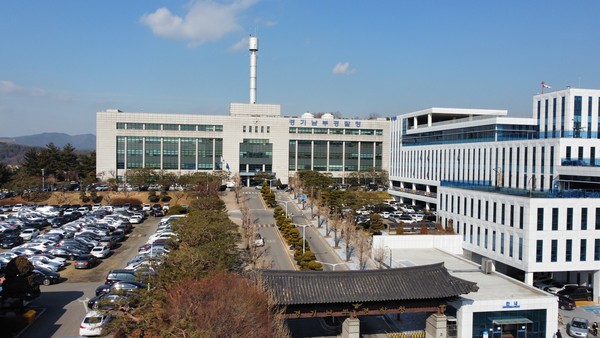 경기남부지방경찰청이 최근 코로나19로 인한 경기불황을 틈타, 고수익을 보장하는 불법 유사수신업과 투자사기가 극성을 부리고 있다며 각별한 주의를 요구했다. 사진은 경기남부경찰청 전경. (사진=중앙신문DB)