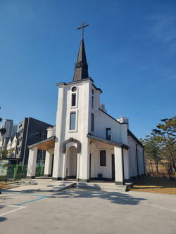 하남시는 근대 건물로는 최초로 원형을 보존해 이전한 구산성당을 국가등록문화재로 등록 추진한다. (사진=장은기 기자)
