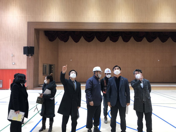 경기도의회 교육행정위원회 배수문 의원이 15일 다음 달 개교를 앞두고 있는 의왕시 특수학교 ‘의왕정음학교’를 방문해 개교준비 상황을 살폈다. (사진제공=경기도의회)