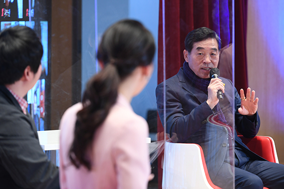윤화섭 안산시장은 17일 SK브로드밴드 한빛방송보도제작국이 주최한 ‘비대면 토크콘서트’에 출연해 다양한 분야의 시민 108명과 주요현안을 묻고 답하는 시정소통의 시간을 가졌다. (사진제공=안산시청)