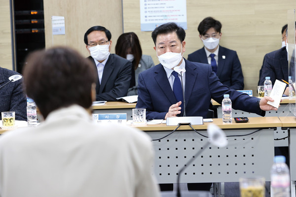 광명시는 3일 더불어민주당 소속 국회의원 및 시·도의원을 초청해 광명시청 중회의실에서 정책간담회를 개최했다. (사진제공=광명시청)