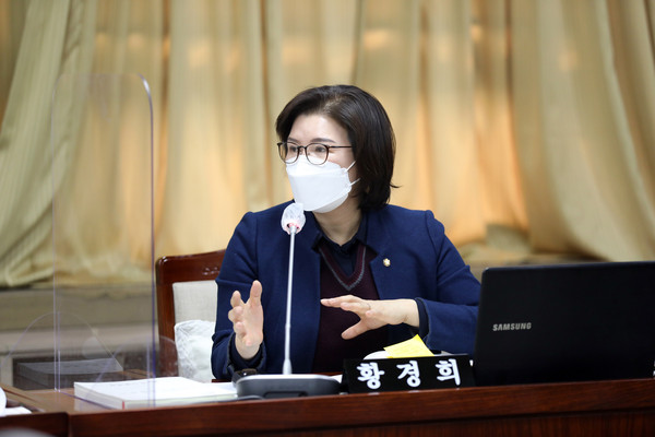 수원시의회는 황경희 의원이 ‘수원시 통합 물관리 기본 조례 일부개정조례안’을 대표발의했다. (사진제공=수원시의회)