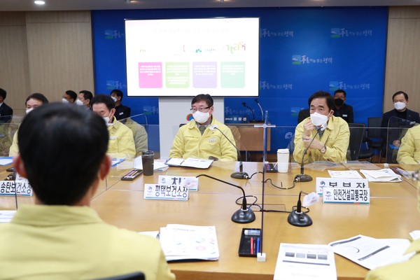 평택시 사회적경제·마을공동체지원센터는 지난 9일 간부공무원을 대상으로 사회적경제 활성화 및 사회적경제 우선구매 촉진을 위한 설명회 시간을 가졌다. (사진제공=평택시청)
