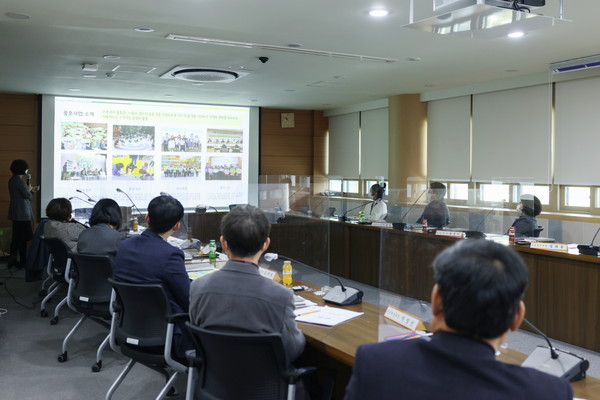의왕시는 지난 16일 시청 소회의실에서 아동친화도시 조성전략 발전방안 논의를 위한 ‘아동친화도시 실무추진단’첫 번째 회의를 개최했다. (사진제공=의왕시청)